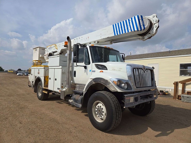 2009-international-7300-image-2