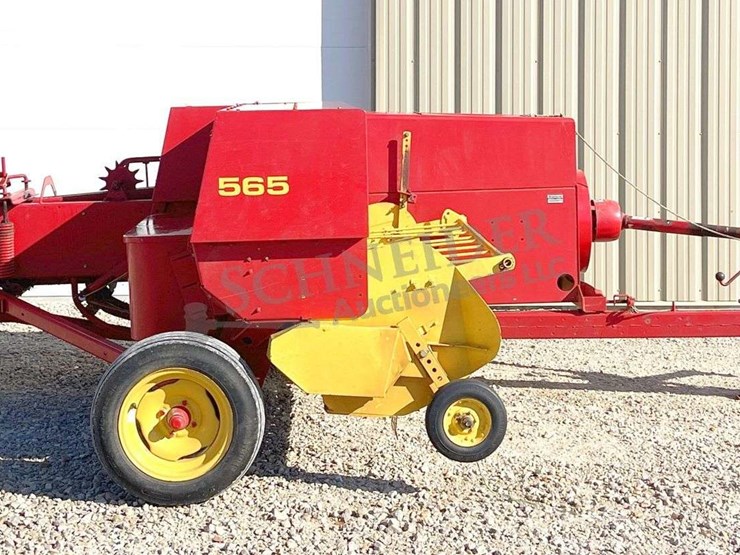 new-holland-565-image-3