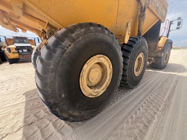 2019-volvo-a60h-image-22