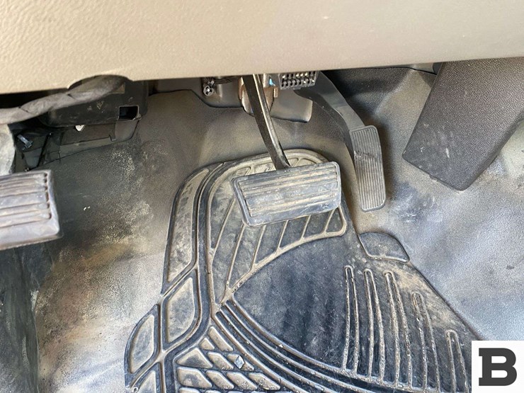 2013-chevrolet-silverado-3500-image-33