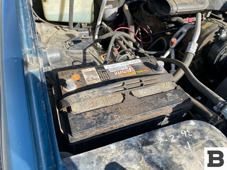 1993-gmc-suburban-image-38