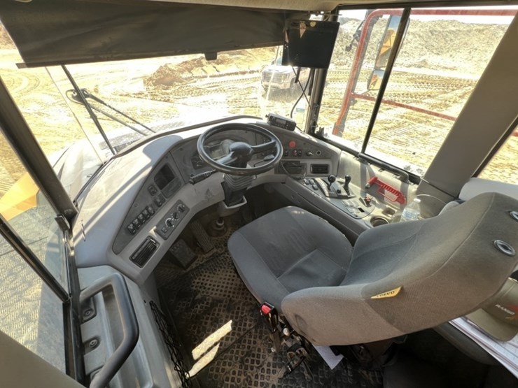 2021-volvo-a60h-image-48