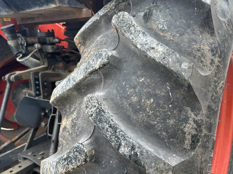 #2402-•-2012-kubota-tractor-image-33