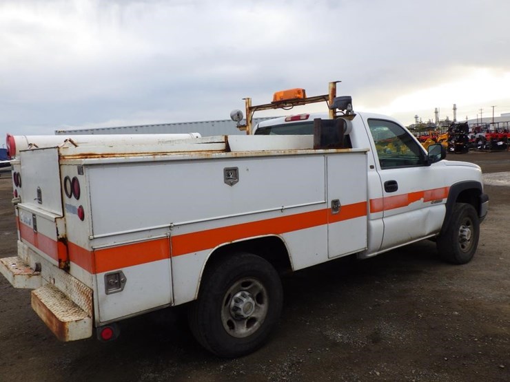 2003-chevrolet-2500hd-image-3