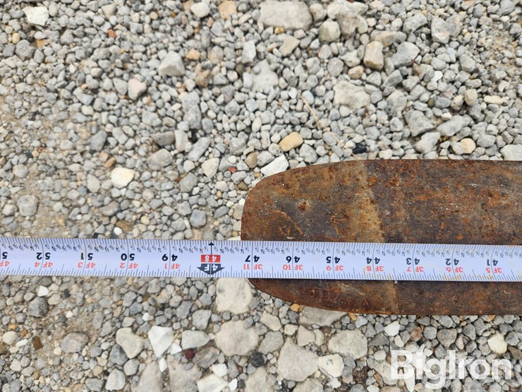 48"-pallet-forks-image-11