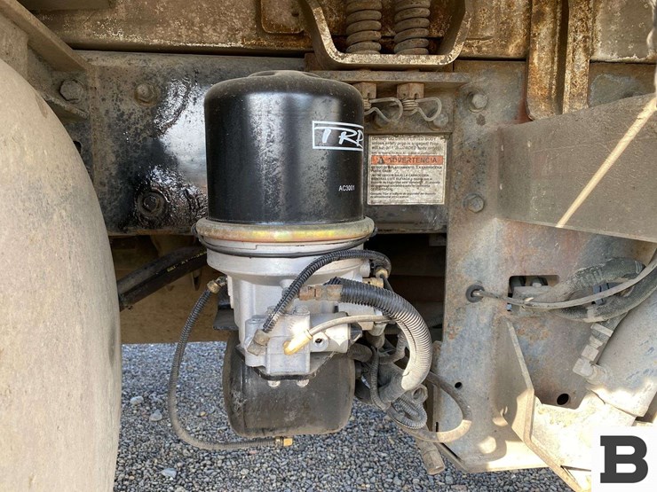 2006-peterbilt-320-image-20