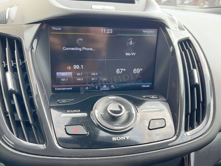 2013-ford-escape-titanium-image-35