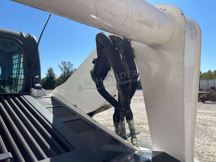 2016-bobcat-t750-image-23