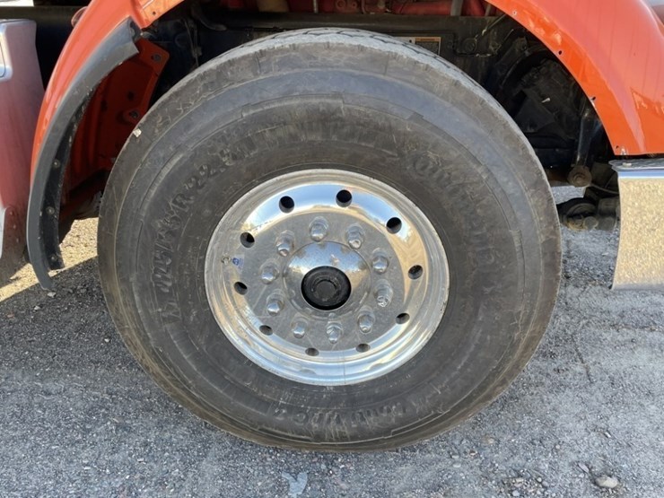 2018-peterbilt-367-image-14