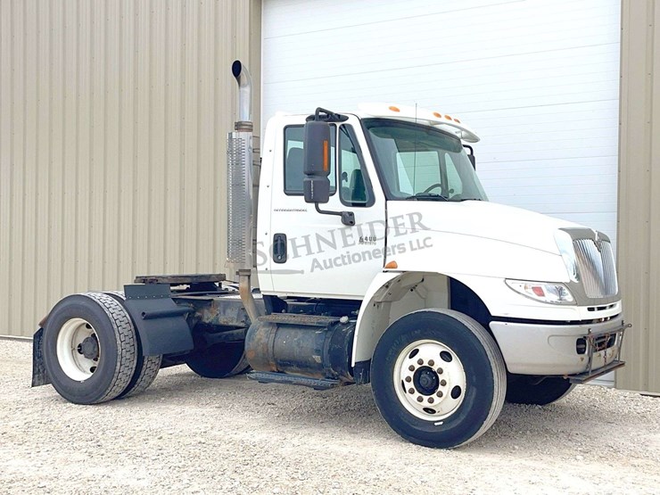 2007-international-durastar-4400-image-1