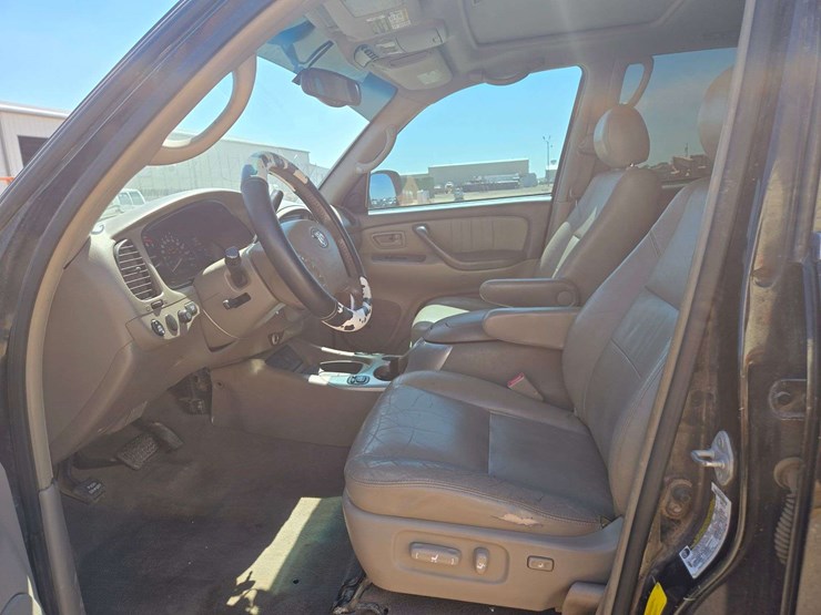 2005-toyota-sequoia-limited-image-9