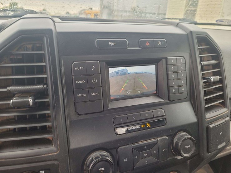 2020-ford-f150-xl-image-10