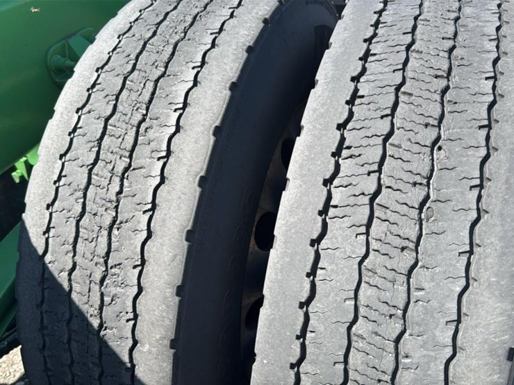 2023-peterbilt-579-image-22