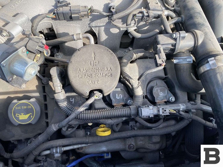 2016-ford-explorer-image-35