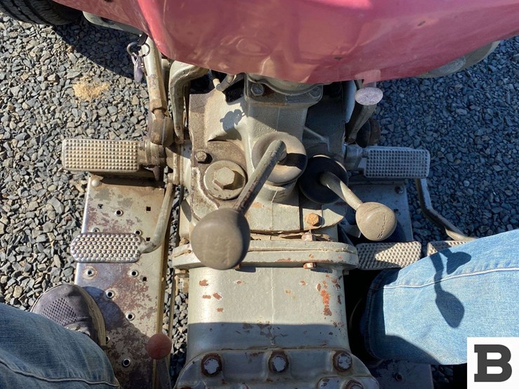 1971-massey-ferguson-135-image-33