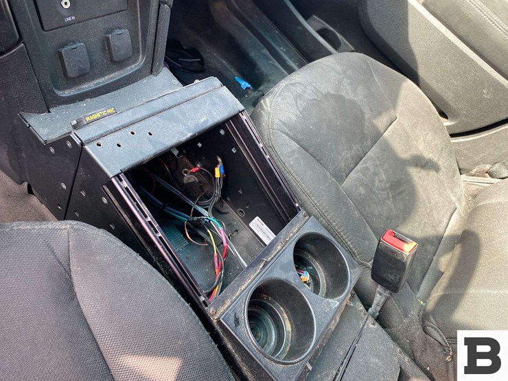 2016-ford-explorer-image-28