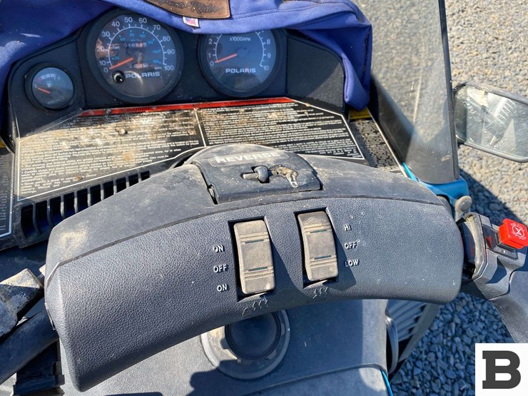 1998-polaris-indy-trail-touring-xlt-snowmobile-image-13