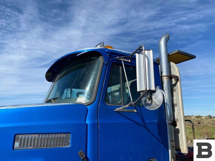 1995-mack-ch613-image-11