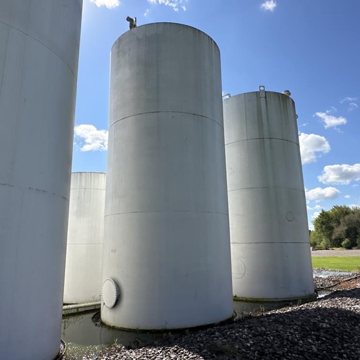 #3119 • Approx 22'x11' Fuel Tank