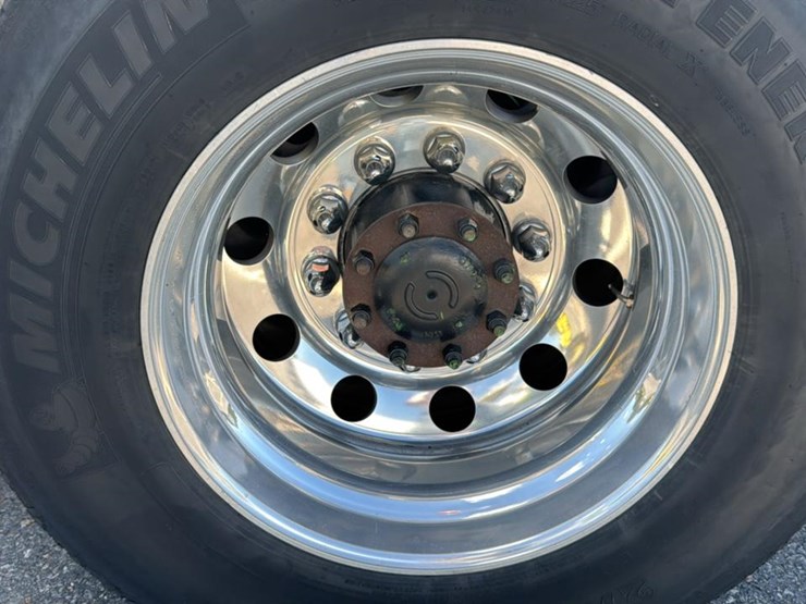 2023-peterbilt-579-image-20