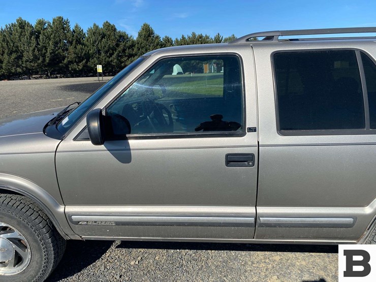 2001-chevrolet-blazer-image-10