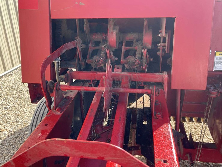 new-holland-565-image-24