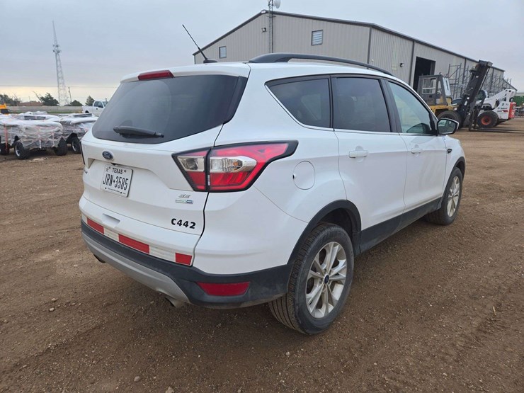 2018-ford-escape-se-image-3