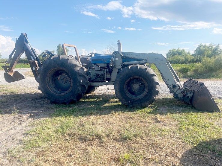 new-holland-8010-image-5