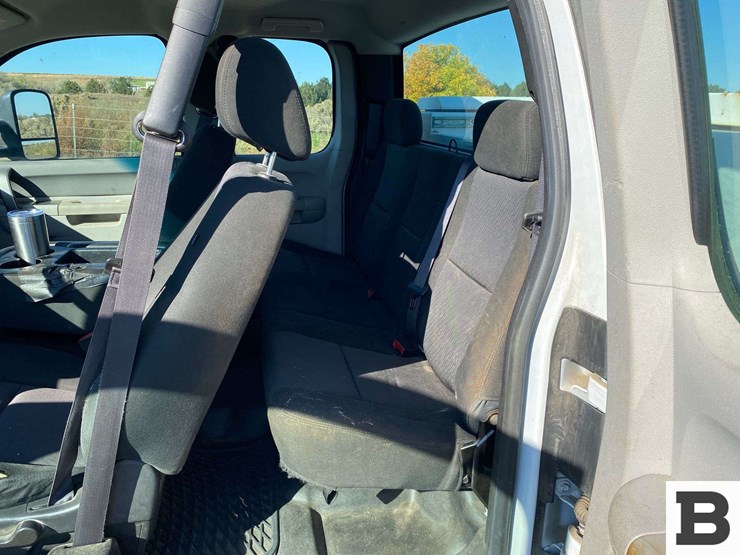 2013-chevrolet-silverado-3500-image-29