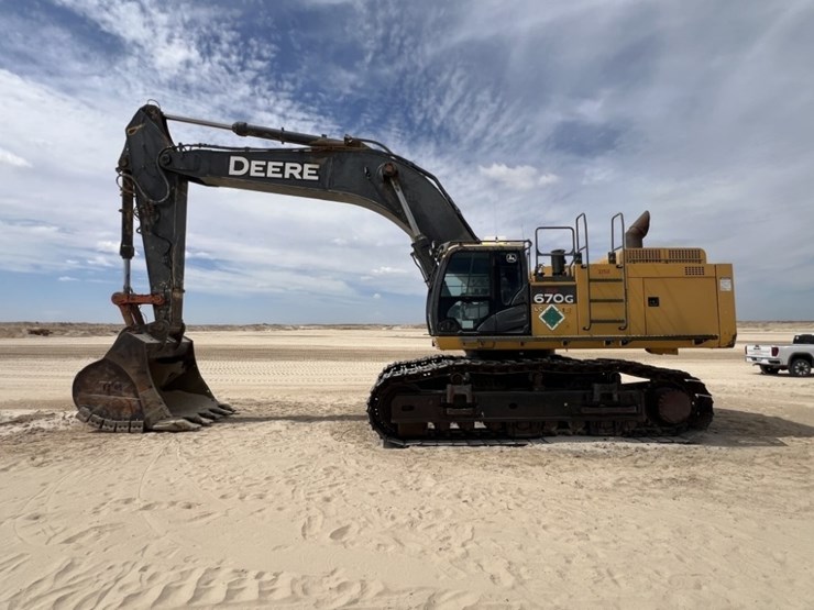 2018-deere-670g-lc-image-2