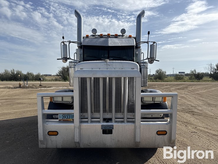 2005-peterbilt-378-image-2