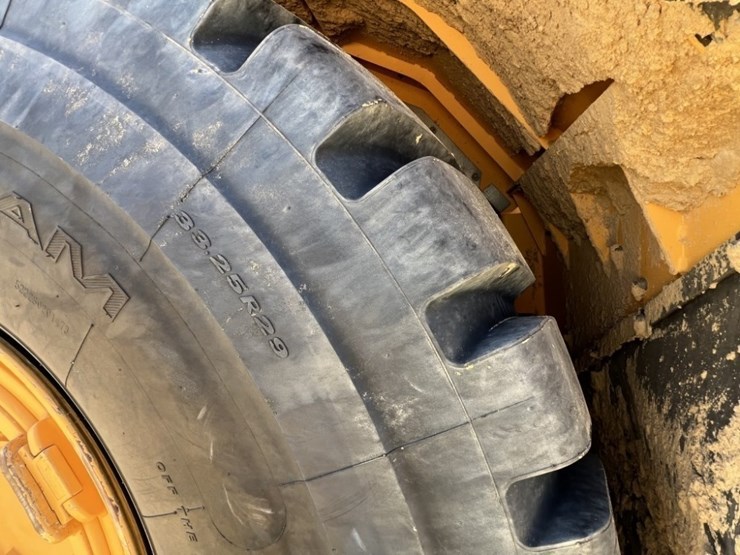 2021-volvo-a60h-image-11