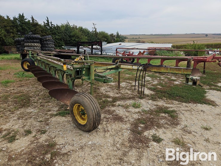 john-deere-2350-2450-image-3