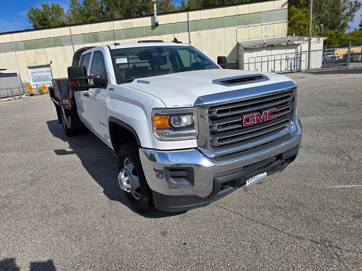 2017-gmc-sierra-3500-image-37