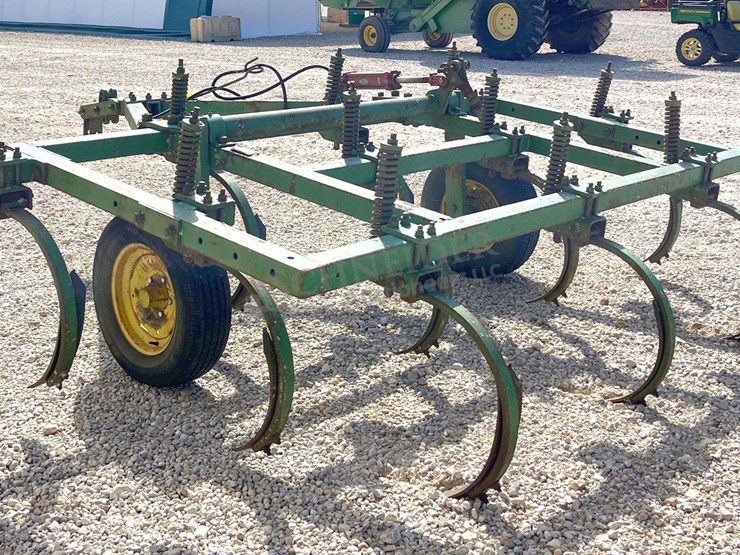 john-deere-10-image-6