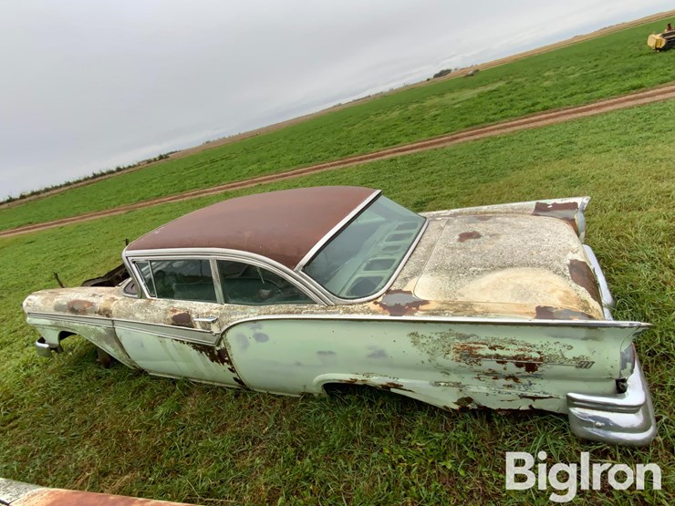 1957-ford-fairlane-500-classic-car-image-8