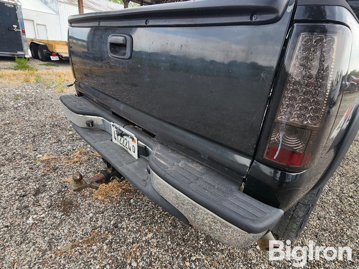 2006-chevrolet-silverado-2500-image-9