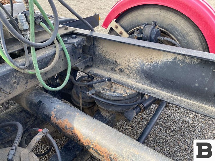 2013-kenworth-t800-image-22