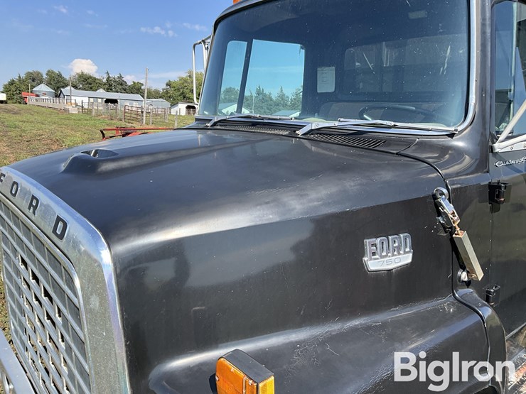 1975-ford-ln750-image-10