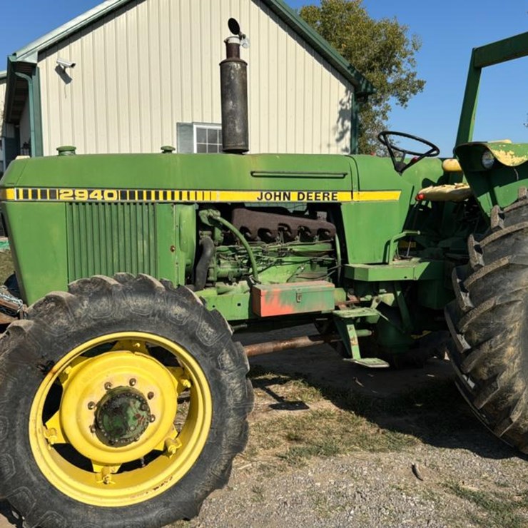 JOHN DEERE 2940