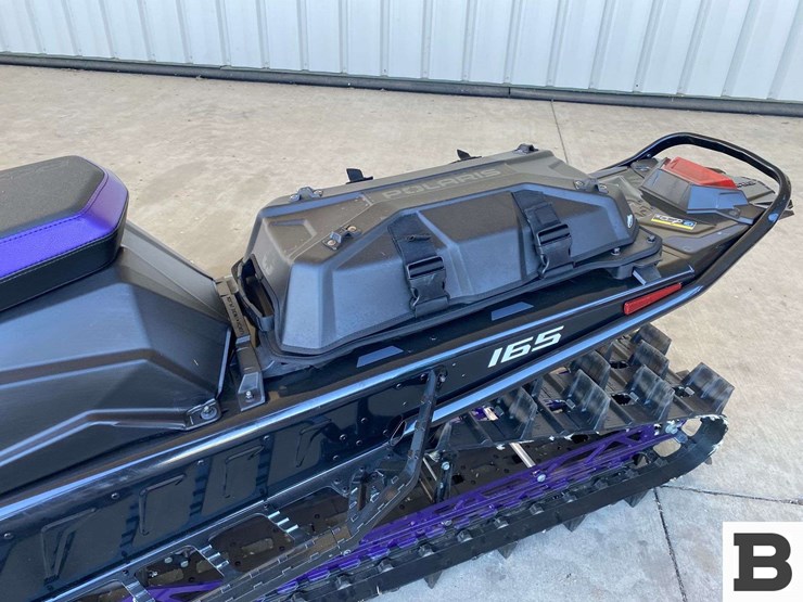 2022-polaris-matrix-pro-rmk-850-165"-snowmobile-image-15