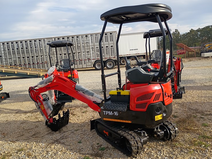 #l57-005-•-2025-tpm-16-mini-excavator-(gasoline)-image-2