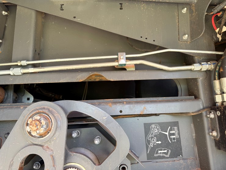 2022-massey-ferguson-2270xd-image-50