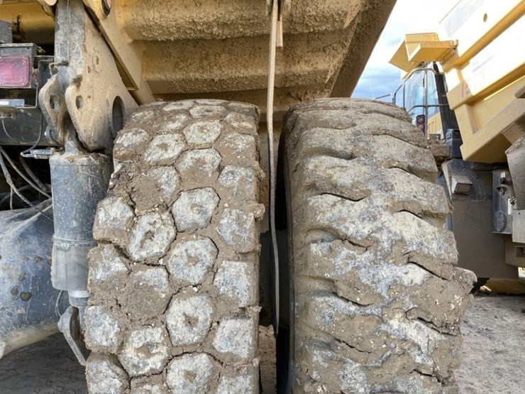 2012-komatsu-hd605-7-image-31