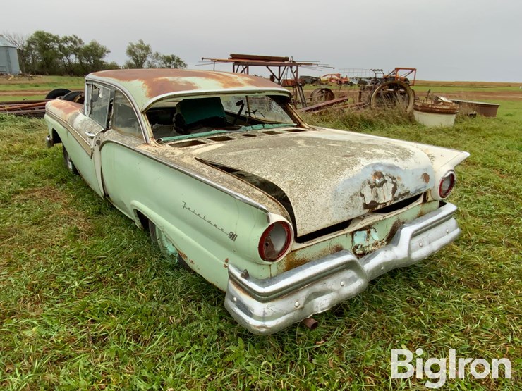 1957-ford-fairlane-500-classic-car-image-7