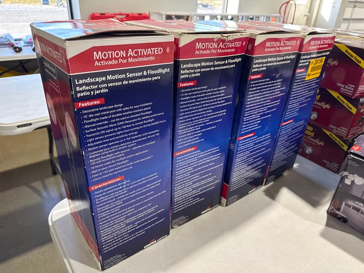 #26196-•-lot-of-(4)-motion-activated-security-flood-lights-image-2