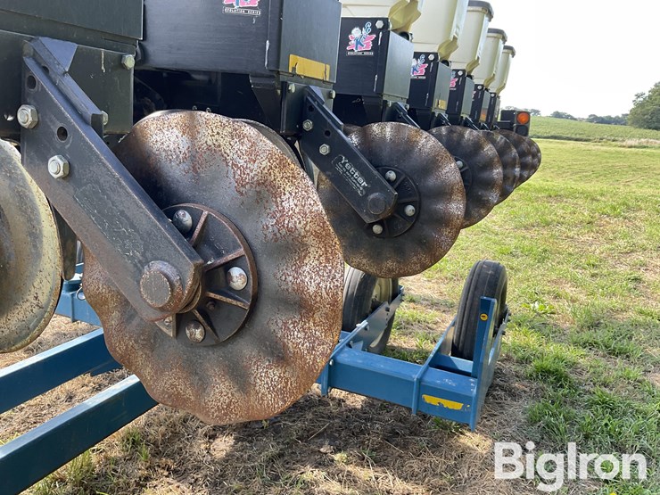 2009-kinze-3500-image-12