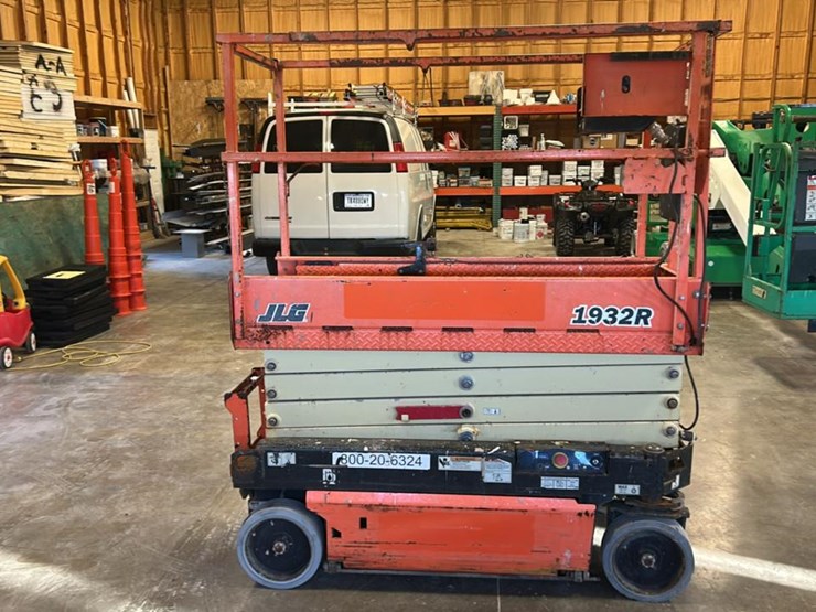 2018-jlg-1932r-image-5