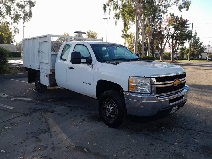 2013-chevrolet-silverado-2500hd-image-1