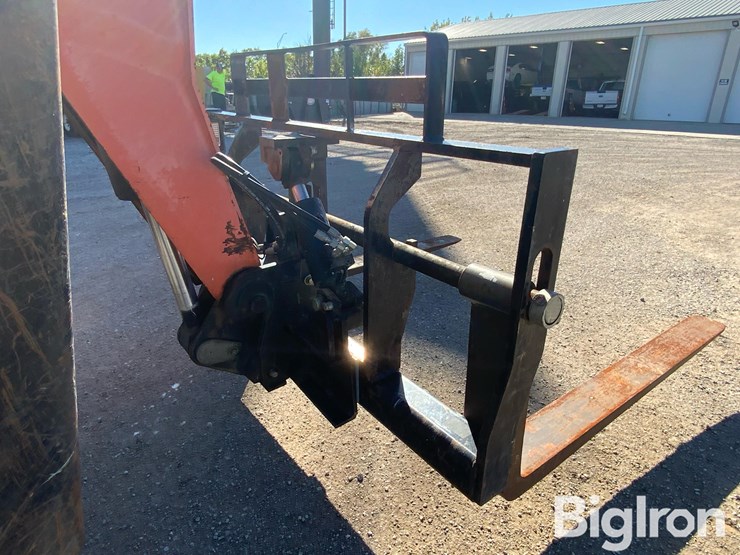 2009-jlg-g10-55a-image-15